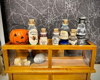 Multi-Scale/1:12 Halloween Witch and Wizard Liquid Potion Bottles Dollhouse Miniatures- poisons, tinctures and brews for magic dioramas-
