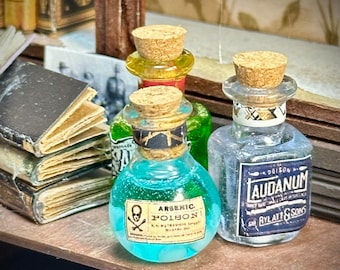 Multi-Scale or 1:12 Tiny Skulls Poison Potion Bottle Dollhouse Miniatures-Scale Model Witch & Wizard Tinctures, Elixirs for Magic Dioramas-