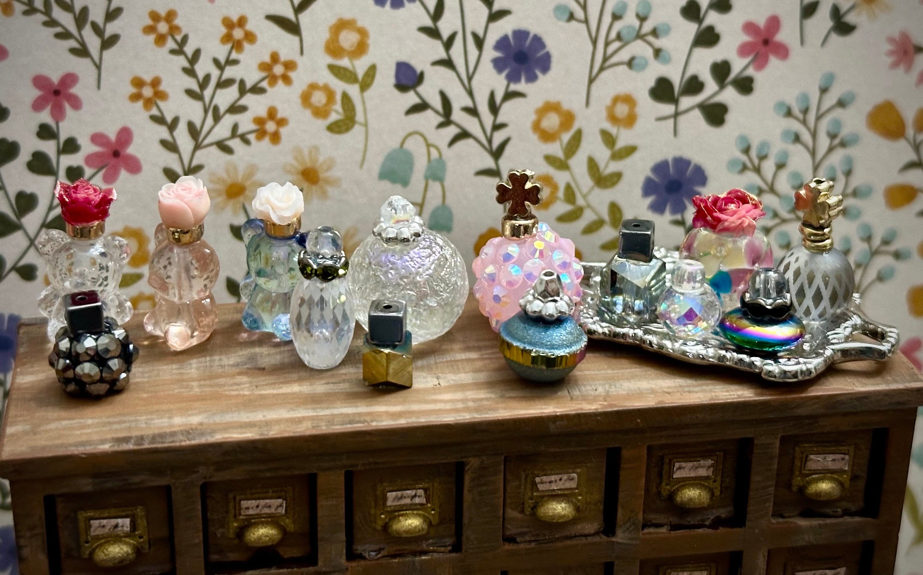 Multi-scale/1:12 Perfume Bottles Dollhouse Miniatures- Tiny Potions ...