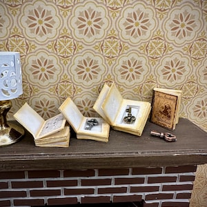 1:12 Key in a Book Dollhouse Miniature- tiny library diorama prop- mini secret diary-