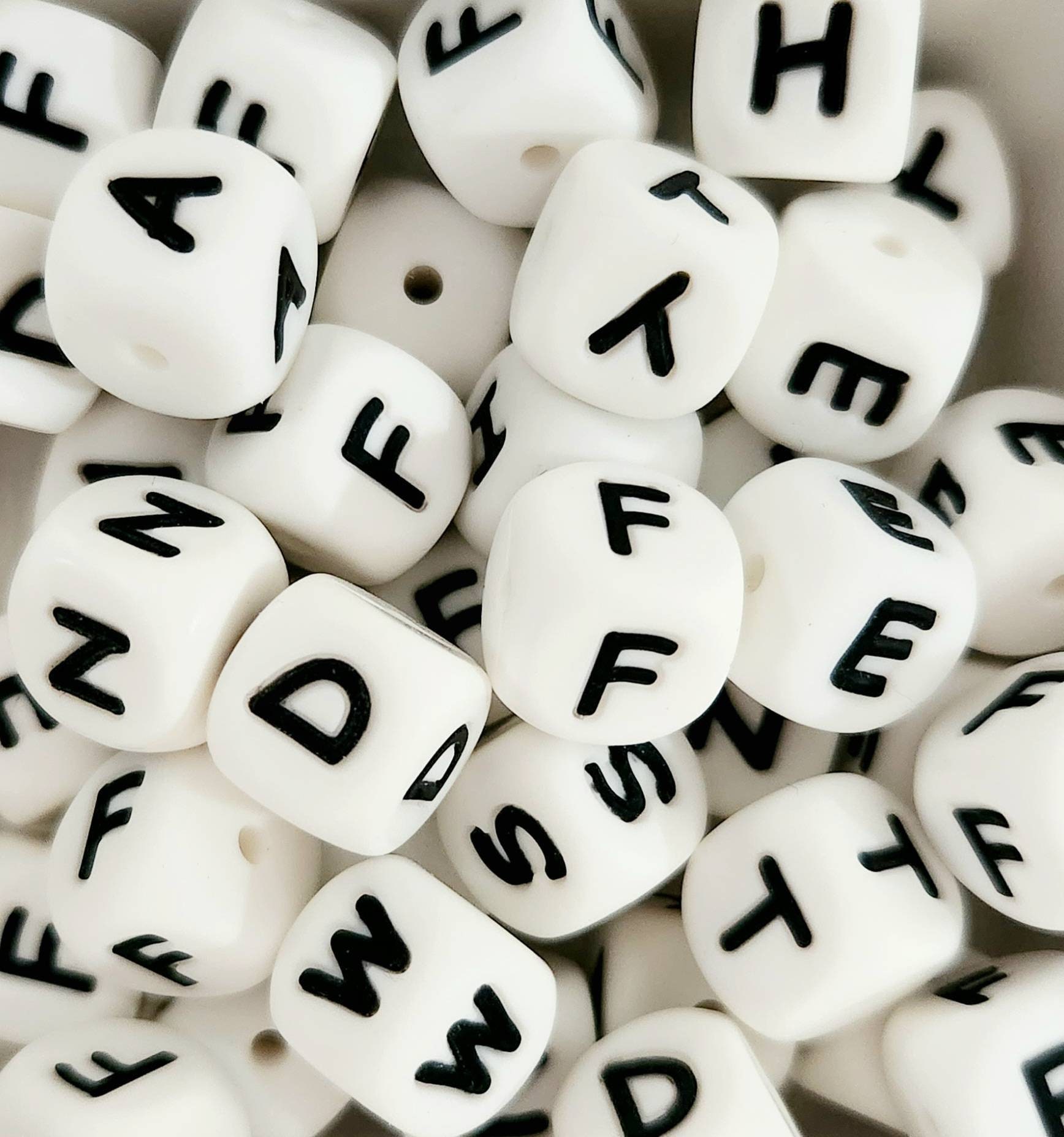 Wholesale 20Pcs White Cube Letter Silicone Beads 12x12x12mm Square Dice Alphabet  Beads with 2mm Hole Spacer Loose Letter Beads for Bracelet Necklace Jewelry  Making 