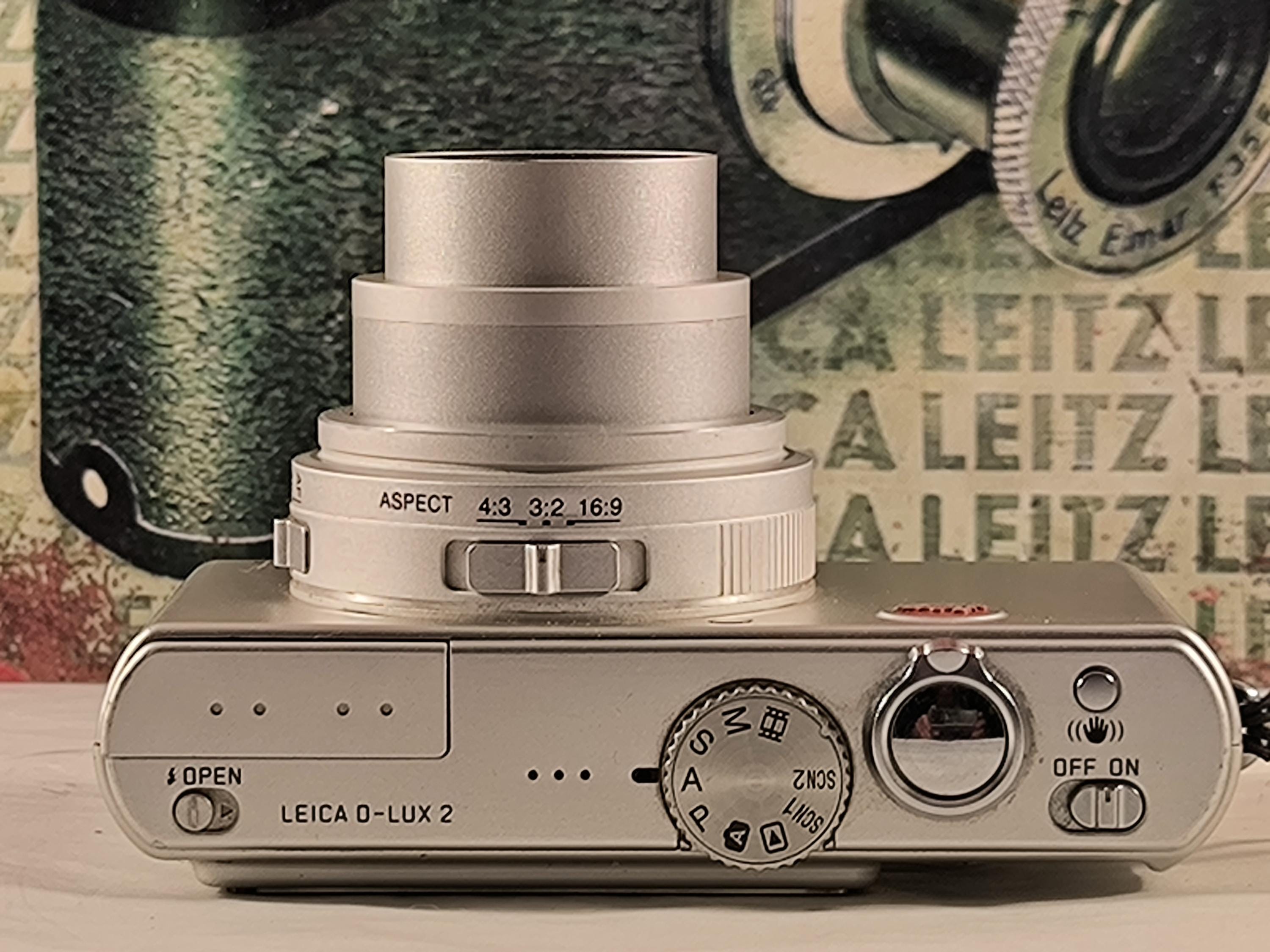 ライカ D-Lux 2 シルバー コンパクトカメラ（8MP CCDセンサー搭載