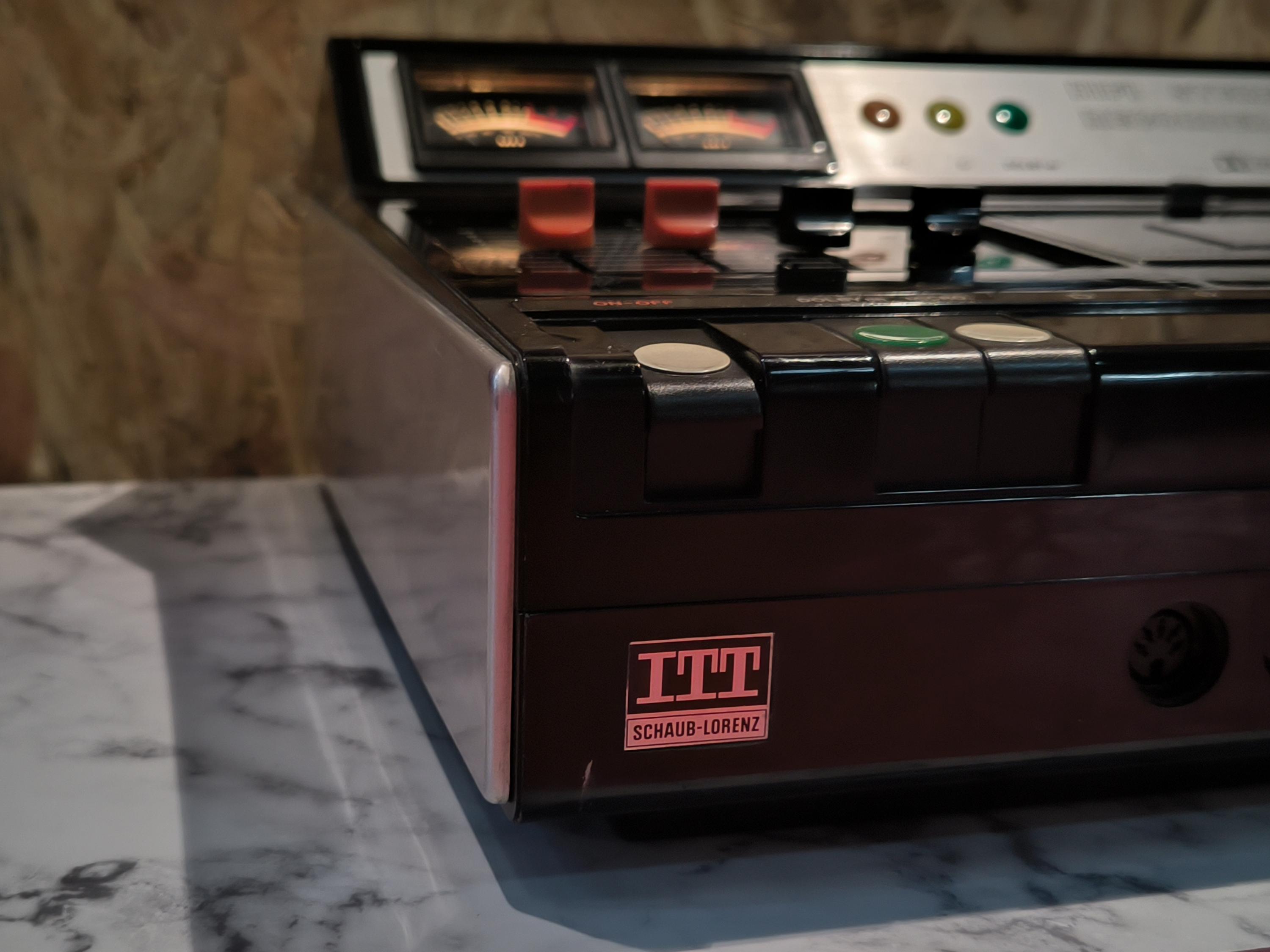 Suhaub Lorenz オーバル (シャウブ ロレンツ/ローレンツ) Vintage Schaub-lorenz Radio TV and Record Player Cabinet