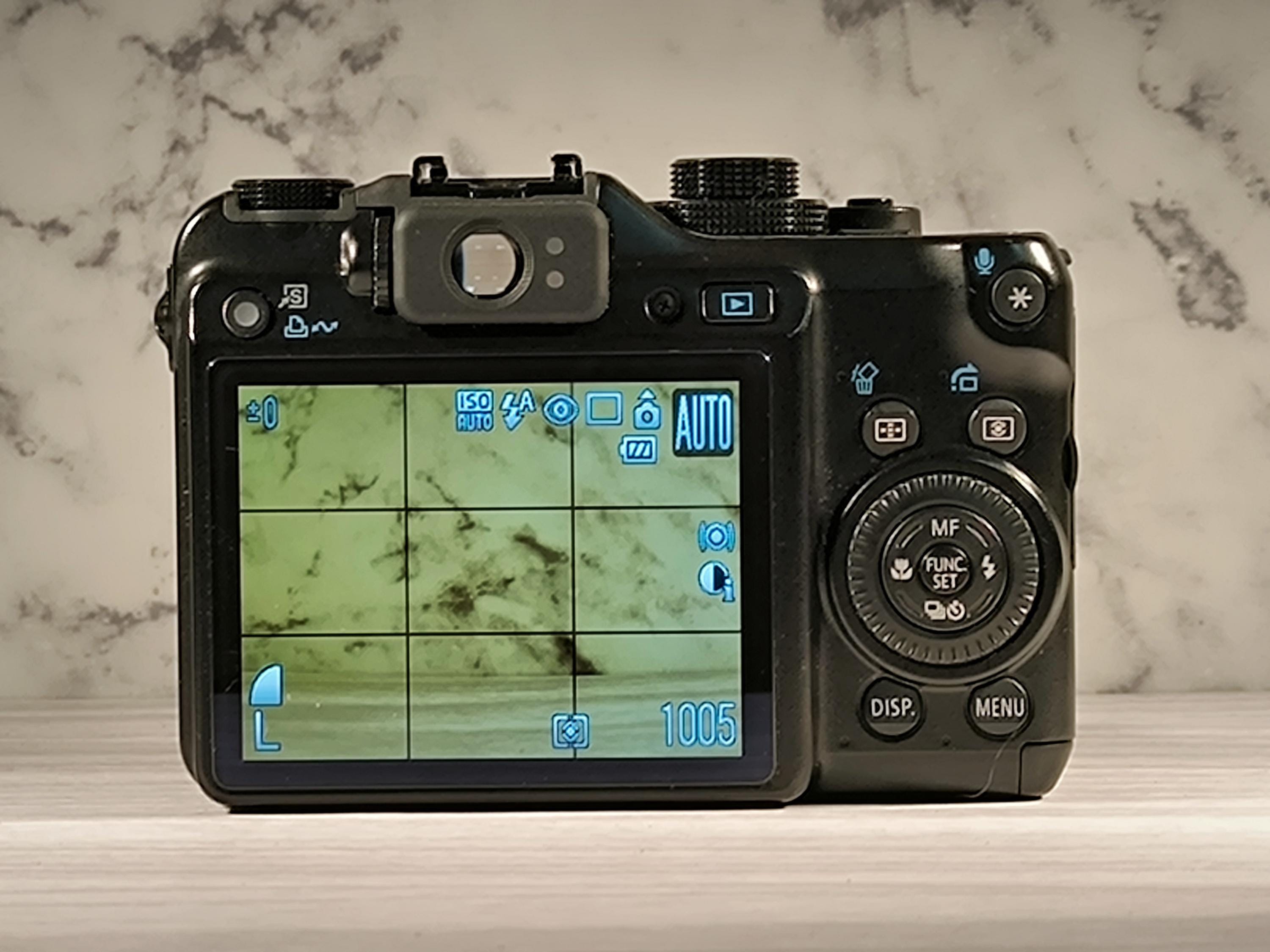 Canon Powershot G10 14.7 Megapixels Mint Condition With Sunpak