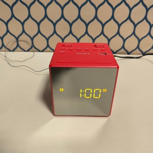 Radio Reloj Alarma Dígital Sony ICF-C1 