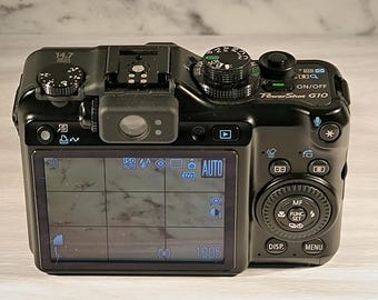 Canon Powershot G10 14.7 Megapixels Mint Condition With Sunpak