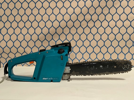 Black & sale decker corded chainsaw