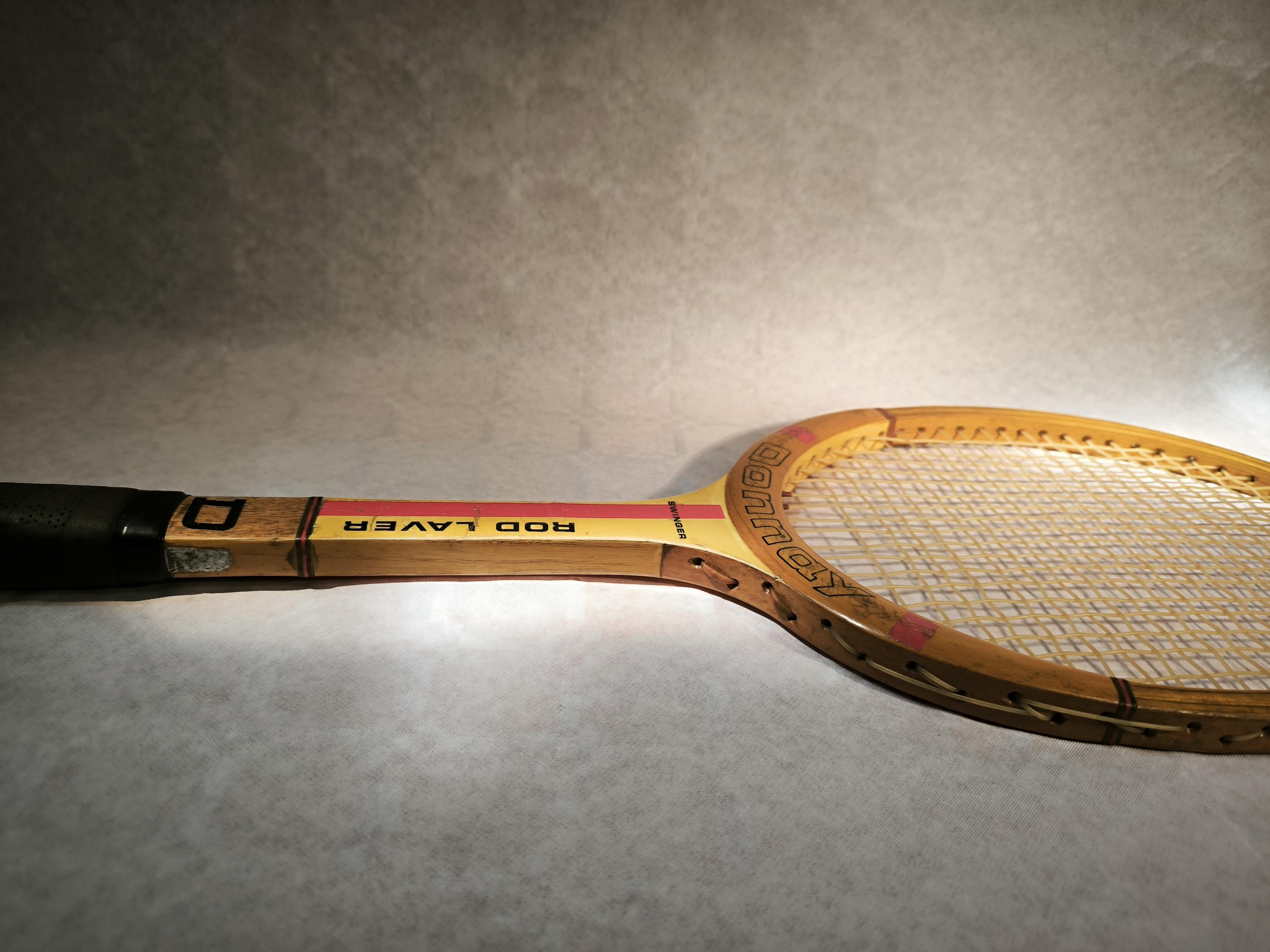 ② Raquette de tennis Donnay: Rod Laver. Vintage. N 2