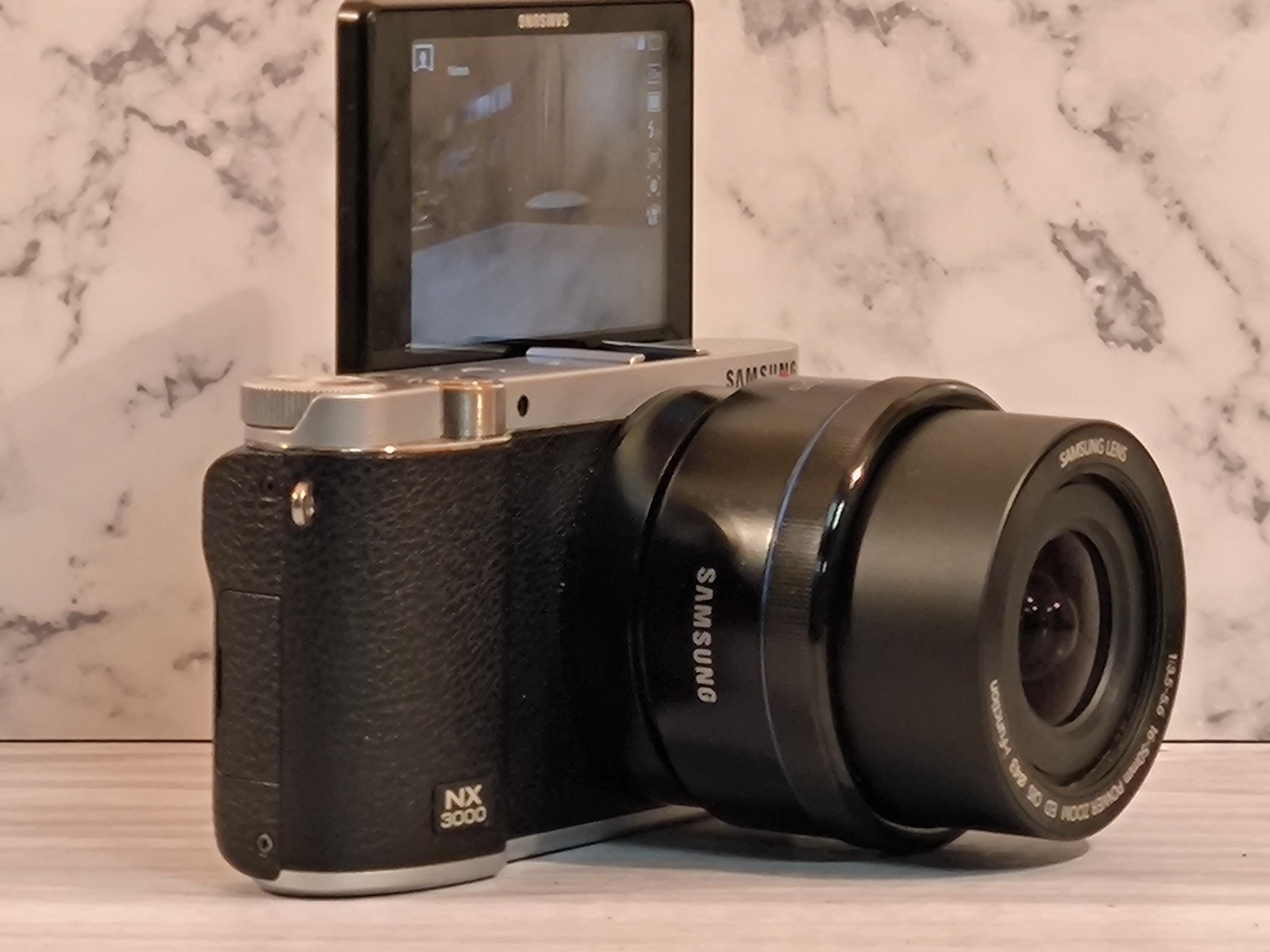 Samsung Mirrorless 20 Megapixels Digital Camera With Lens 16 - 50 OIS ...