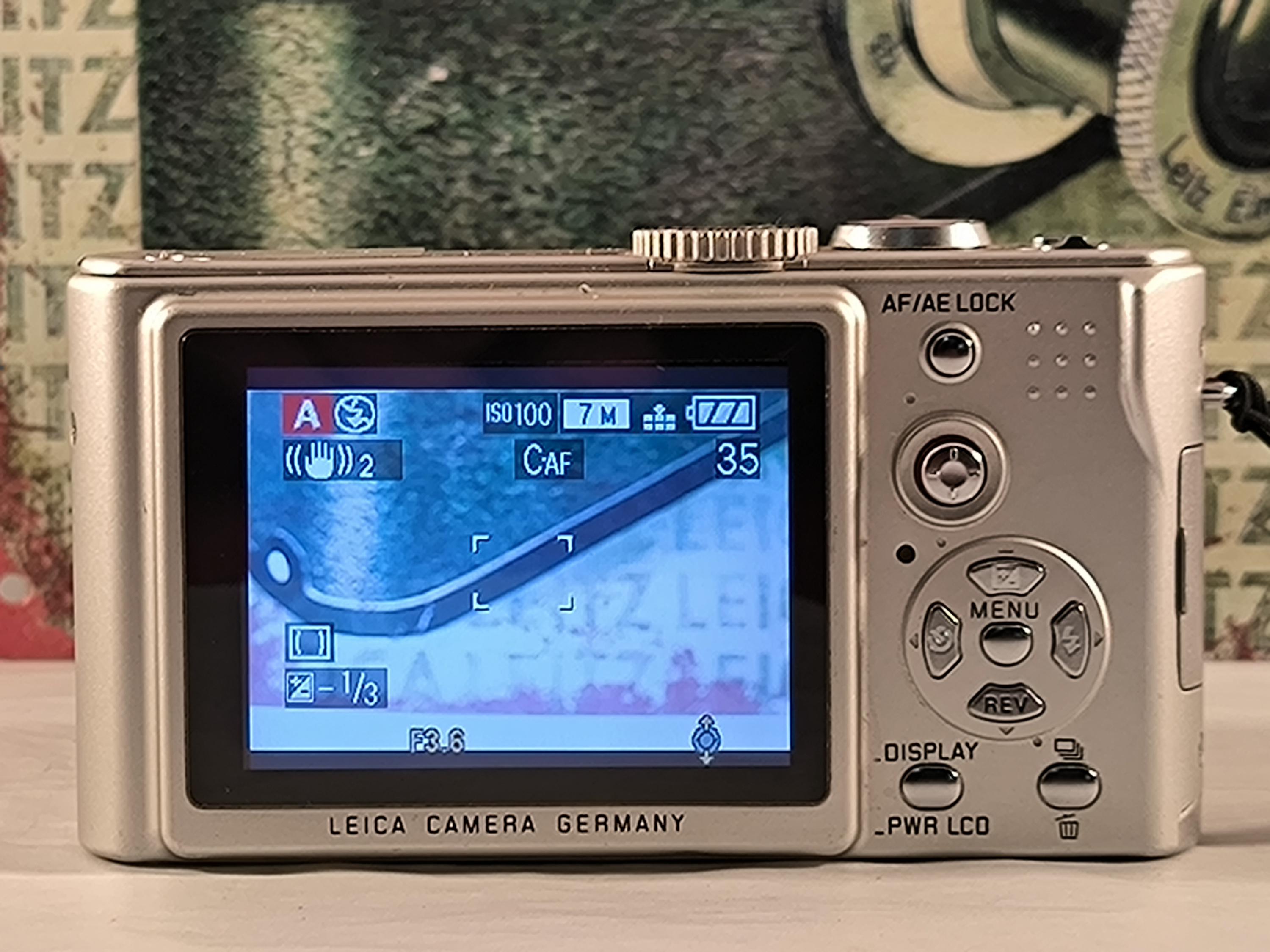 ライカ D-Lux 2 シルバー コンパクトカメラ（8MP CCDセンサー搭載