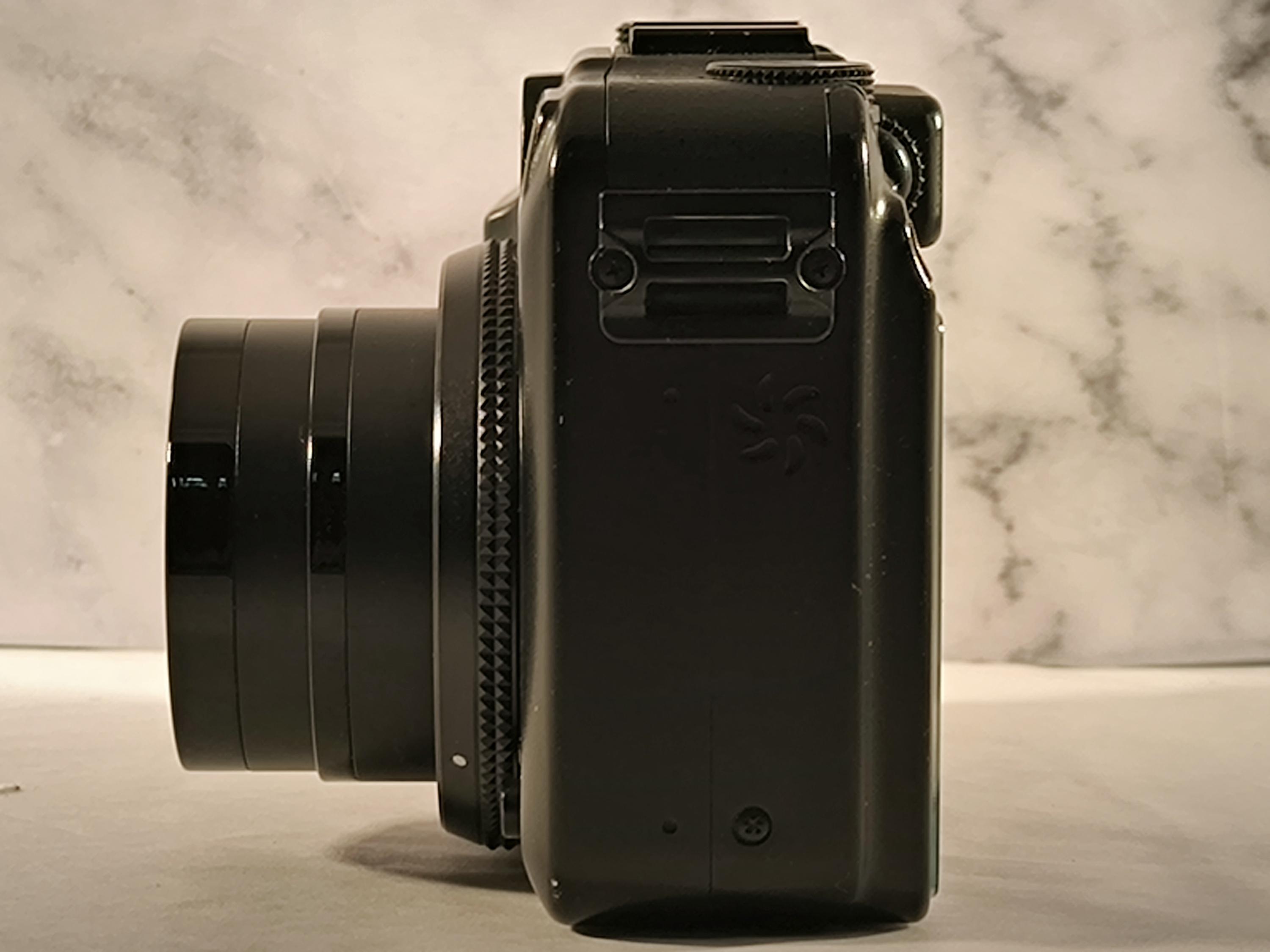 Appareil Photo Canon PowerShot G10 - 14,7 MP, Zoom Optique 5x, Stabilisation - Noir - Exposé En Magasin, Presque Neuf