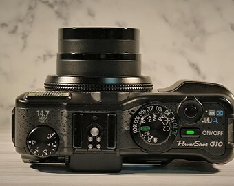 Canon Powershot G10 14.7 Megapixels Mint Condition With Sunpak