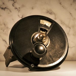 Condensador variable vintage con dial de sintonización de baquelita de Inglaterra Ormond