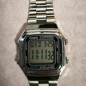 Vintage Uni-Sex Casio Watch