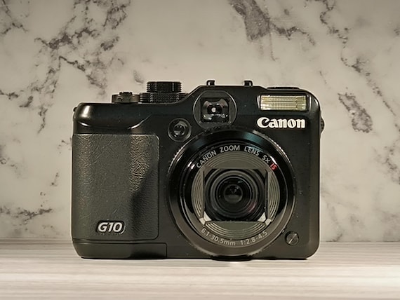Canon Powershot G10 14.7 Megapixels Mint Condition With Sunpak