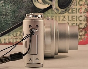 ライカ D-Lux 2 シルバー コンパクトカメラ（8MP CCDセンサー搭載