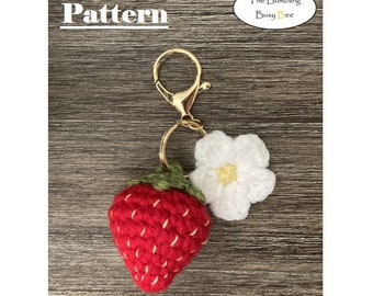 y*i様 お花付き！いちごさんの編みぐるみキーホルダー〇 y*i様 お花付き！いちごさんの編みぐるみキーホルダー〇