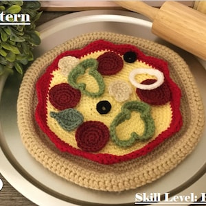 PIZZA (WITH TOPPINGS) crochet pattern- Digital pdf instant download