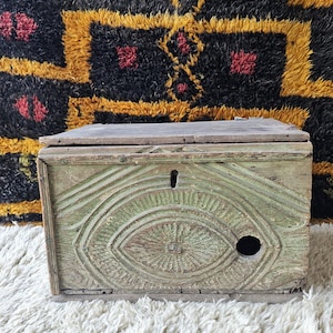 Antique Small Chest, Vintage Box, Wooden Small Box, Antique Chest, Treasure Box, Wooden Box, Wood Box baho, Wooden Old Box, Rustic Home