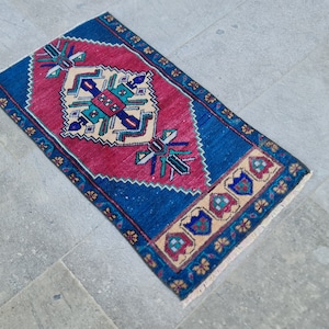 Square Turkish Rug, Small Vintage Rug, Oushak Rug, Doormat Rug, Entryway Rug, Outdoor Decor, Small rug, Tribal Rug,  1.6x2.8 ft