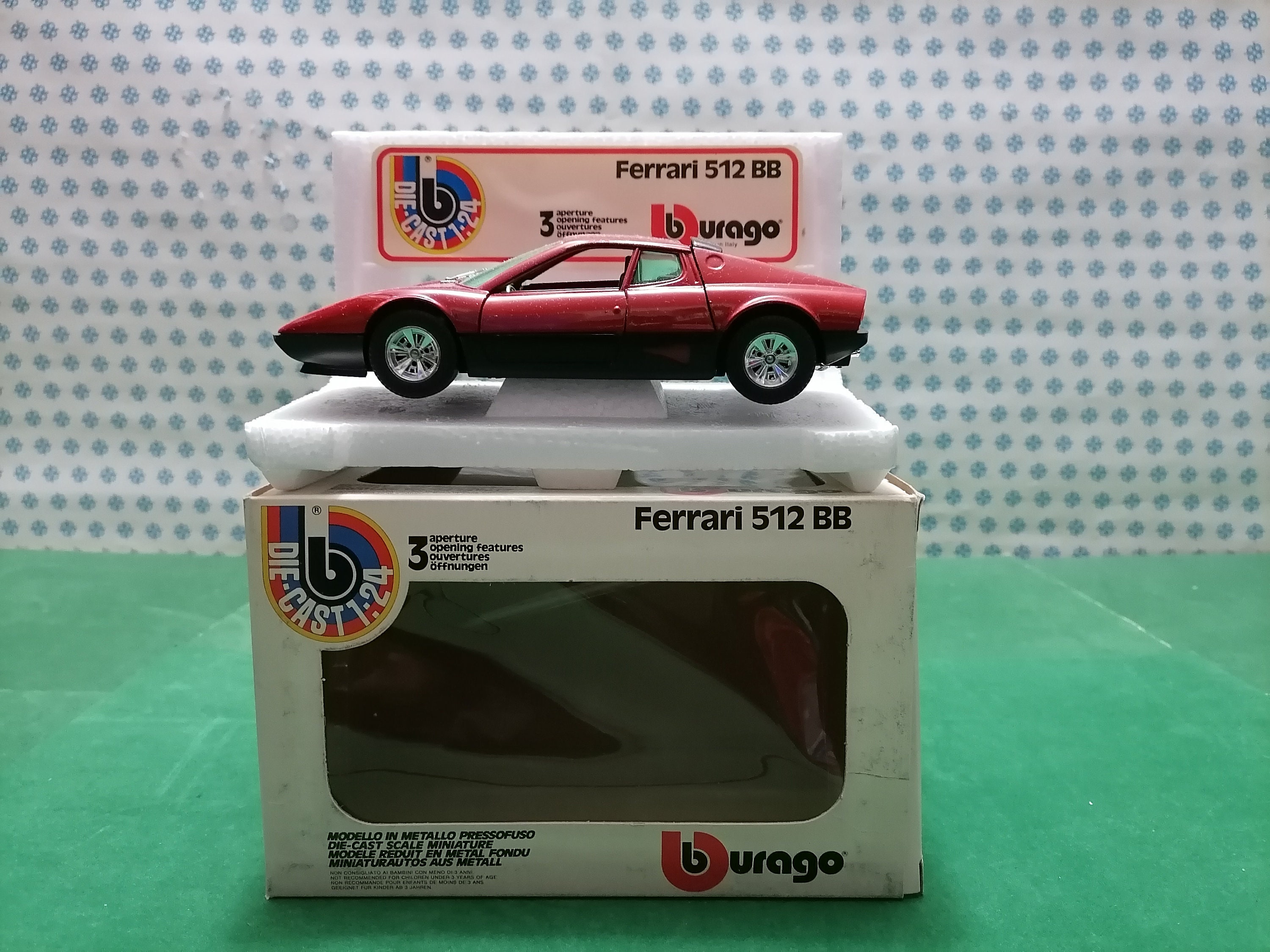 Bburago 1/24 Ferrari Testarossa. : r/Diecast