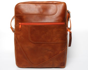 caramel leather zipped bag