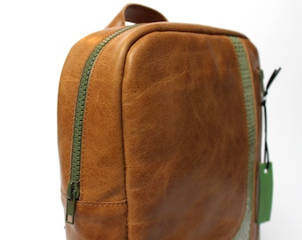 sac à dos cuir marron – motif tressé vert