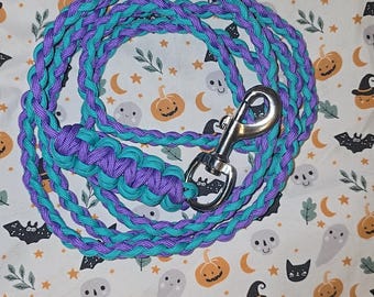 Handmade Two-Tone Paracord Dog Leash with Custom Length Options