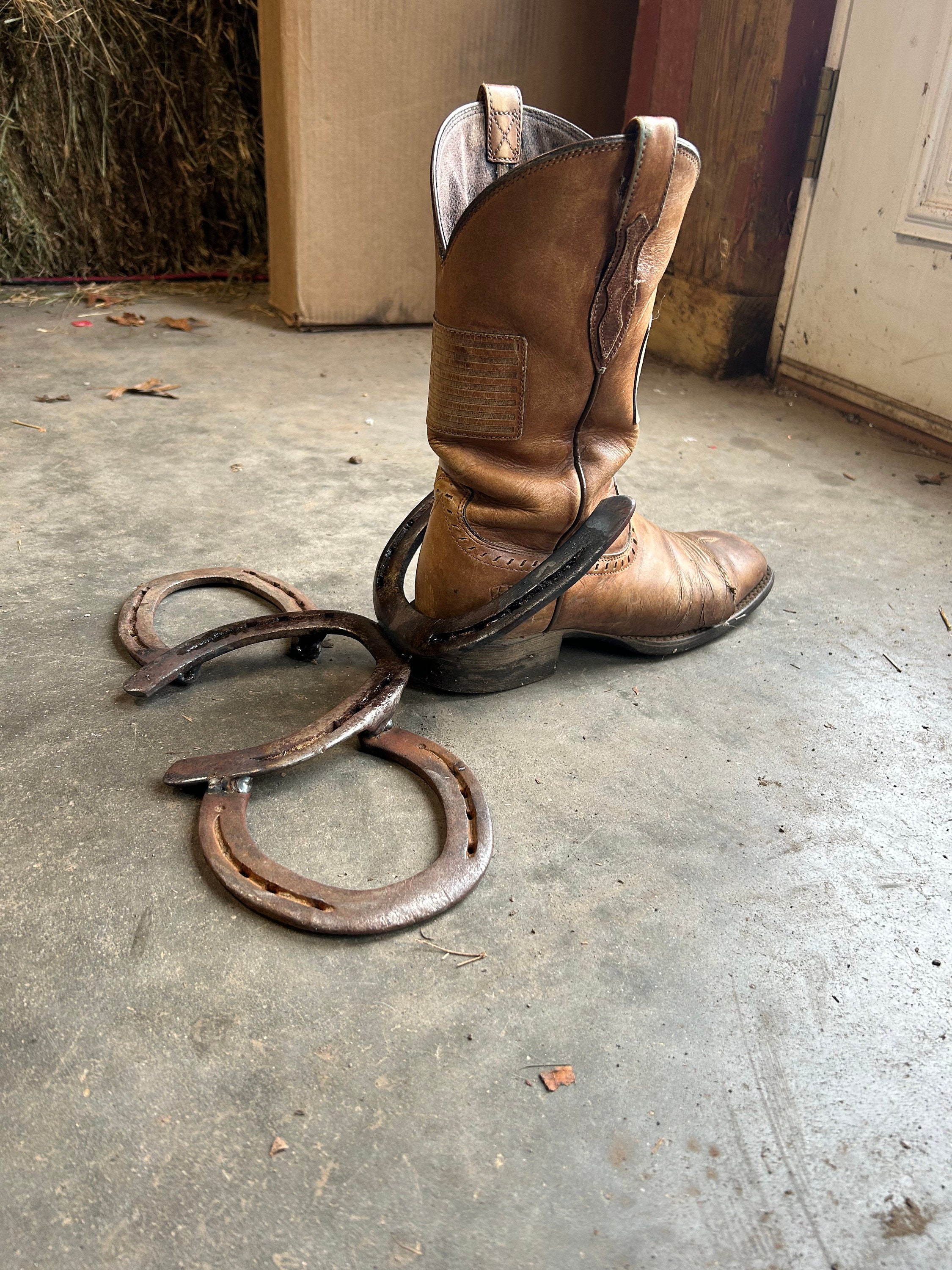 Western & Cowboy Boot Hooks 