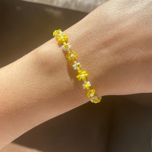 Yellow Daisy Bracelet | Beaded Bracelet | Daisy Flower Bracelet | Floral Bracelet