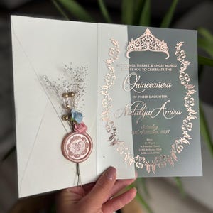 Quinceanera-Einladung, elegante Quinceaňera-Einladung, Antwortkarte, Roségold-Einladung, Sweet Sixteen, kundenspezifische Acryl-Einladung