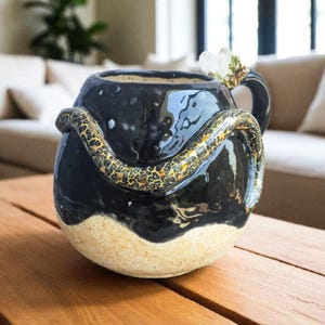 Handmade Gold Gilded Snake Mug with Quartz Crystal – Sculpted Ceramic Cup – Mystical Coffee Lover Gift – Unique Snake Drinkware for Home