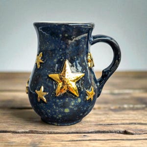 Gold Gilded Ceramic Galaxy Mug – Handmade Ceramic Starry Cup – Night Sky Coffee Gift – Celestial Kitchen Decor