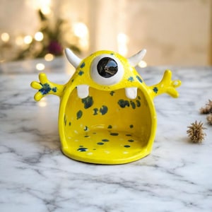 Handmade Monster Spoon Rest, Bright Yellow Ceramic One-Eyed Kitchen Accessory | Quirky Pottery, Fun Halloween Gift & Whimsical Kitchen Decor