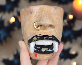 Vampire Mug with Gold Piercing – Handmade Ceramic Horror Cup – Gothic Coffee Gift – Halloween Decor – Spooky Mug for Horror Fans