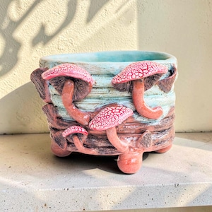 Svampplanter – Handskulpterad Woodland Fantasy Keramikkruka