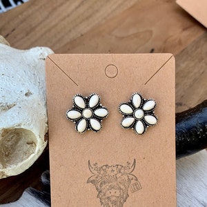 Cream Floral Cluster Stone Western Stud Earrings , Southwestern Jewelry