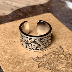 Gorgeous Western Tooled Leather Design Cuff Ring , Size 8