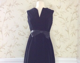 1960s 1970s Vintage DESIGNER SHANNON ROGERS Empire Waist Velvet Cocktail Party Dress