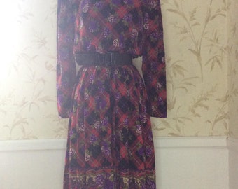 1980s Vintage Puff Sleeve COTTAGECORE LIBRARIANCORE SECRETARY Dress Plaid with Purple Roses