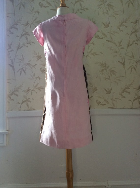 1960s 1970s Mod Vintage Pink EASTER LINEN Embroid… - image 3