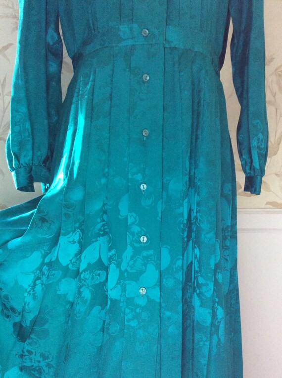 1980s does 1940s  Vintage PURE SILK Pleated Dress… - image 7