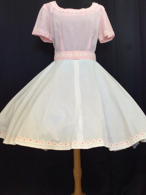 1950s 1970s VINTAGE Pink Daisy ROCKABILLY Full Cir