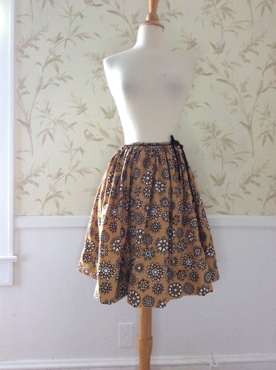 1950s VINTAGE ROCKABILLY Full Gather Flower Print… - image 2