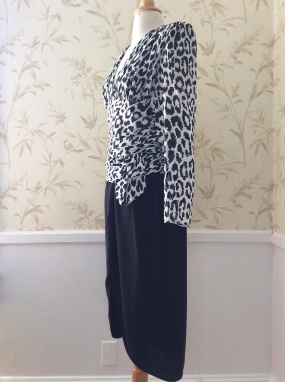 1980s does 1940s  Vintage DRAMATIC STATEMENT Leop… - image 4