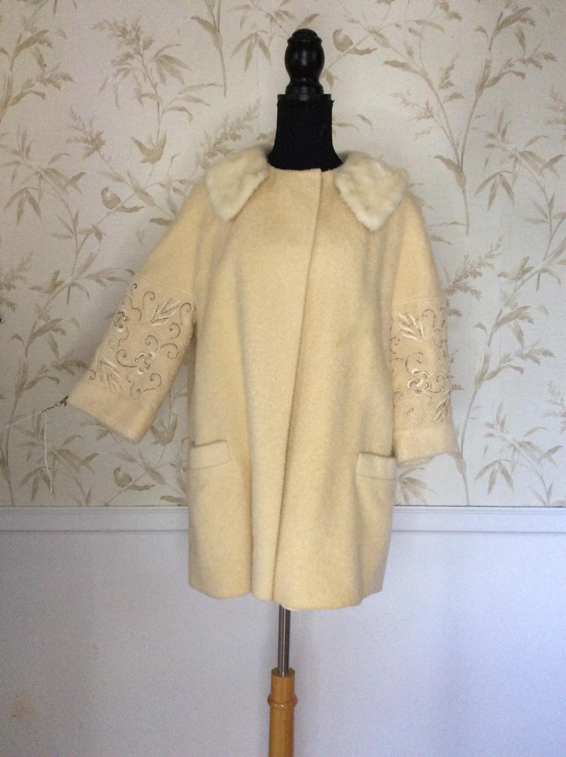 HOWDY.♡reversible bell sleeve coat♡ 9367.jpg