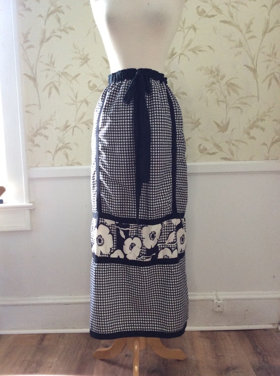 1970s Vintage OOAK Handmade MONOCHROME Black & Whi