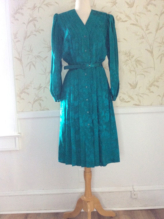 1980s does 1940s  Vintage PURE SILK Pleated Dress… - image 1