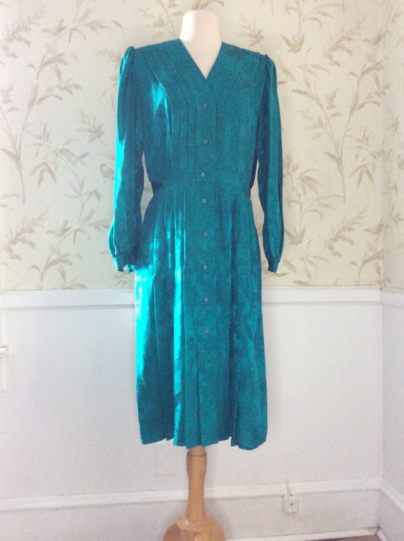 1980s does 1940s  Vintage PURE SILK Pleated Dress… - image 6