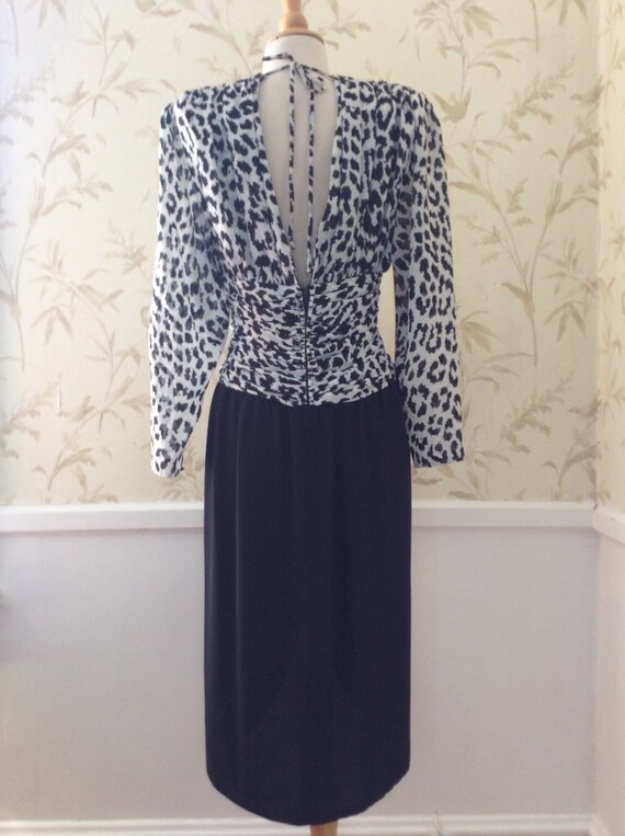 1980s does 1940s  Vintage DRAMATIC STATEMENT Leop… - image 3